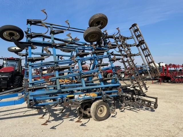  DMI Tigermate II Field Cultivator
