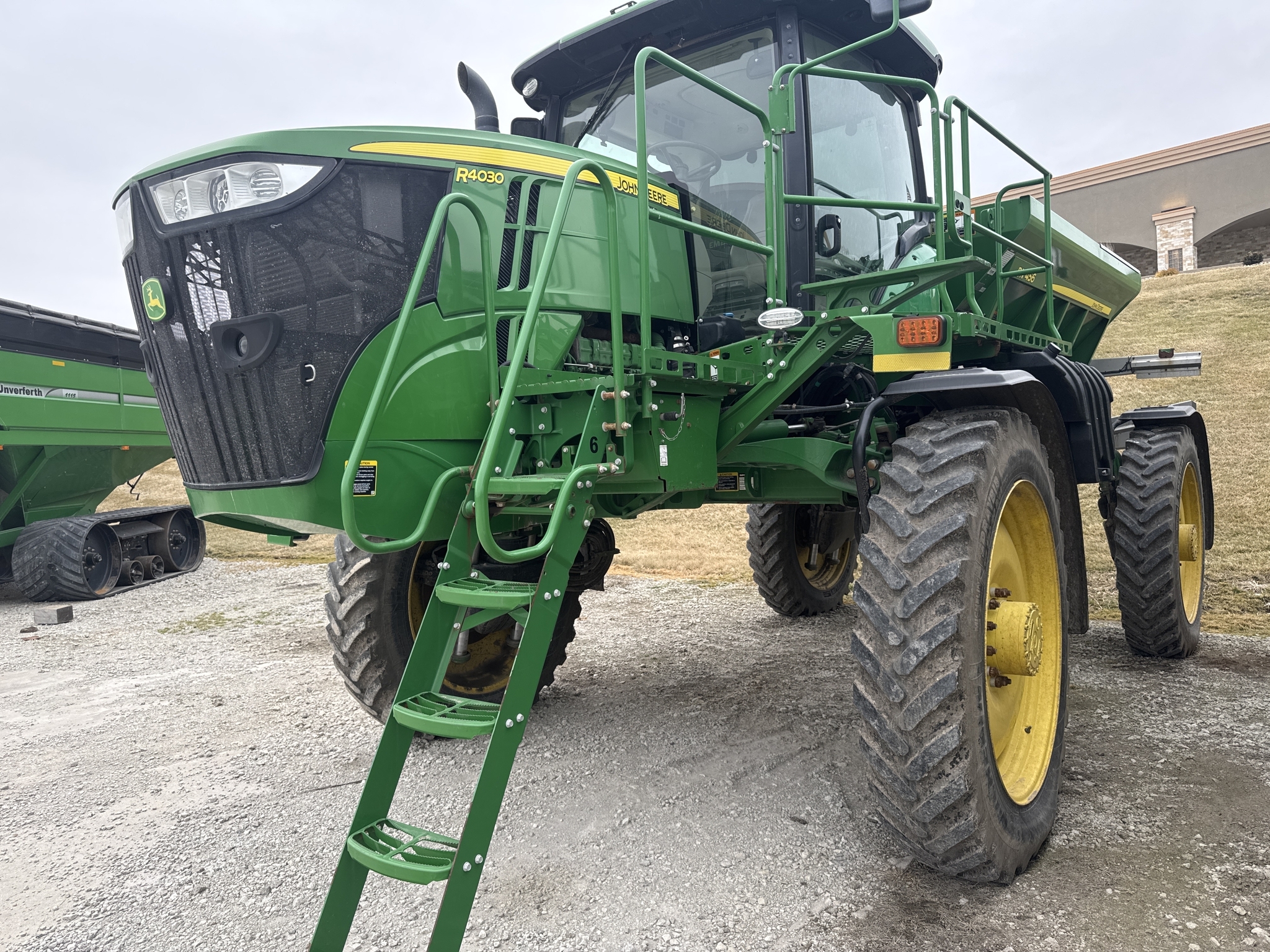 2019 John Deere R4030 Self-Propelled Sprayer