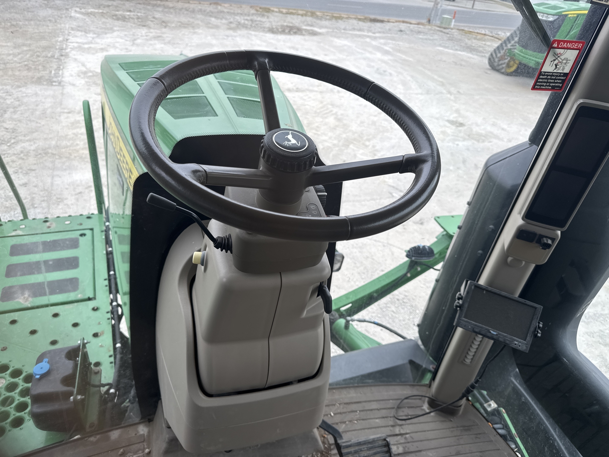 2019 John Deere R4030 Self-Propelled Sprayer
