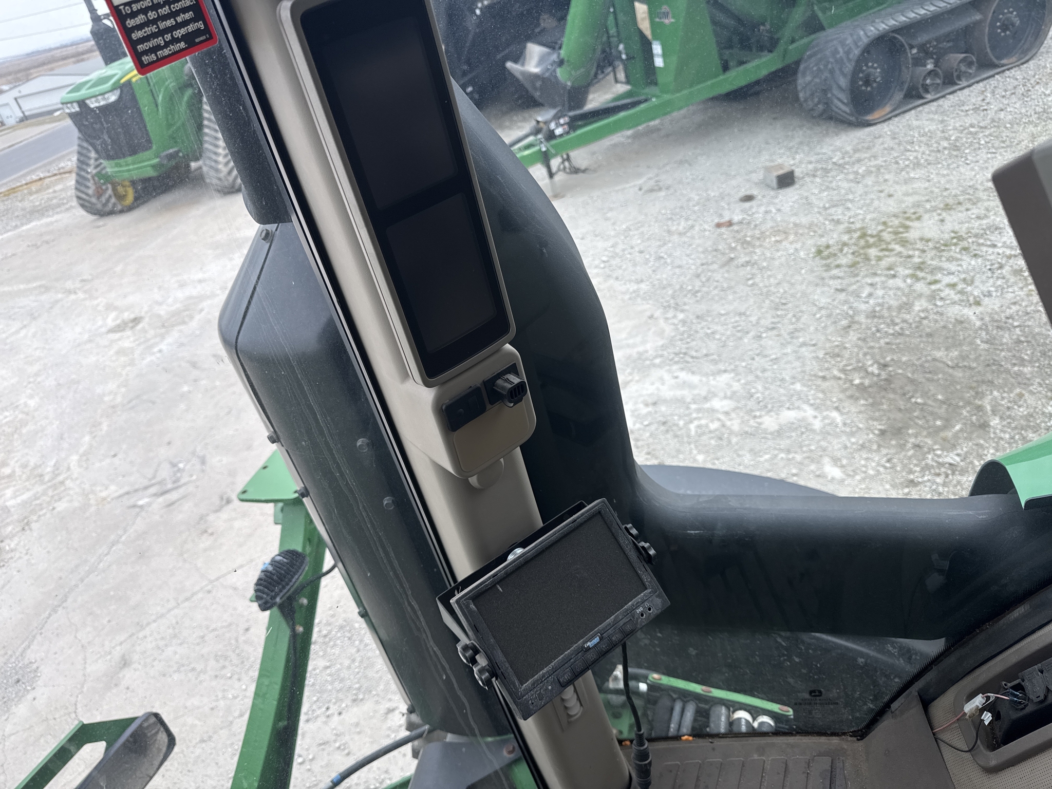 2019 John Deere R4030 Self-Propelled Sprayer