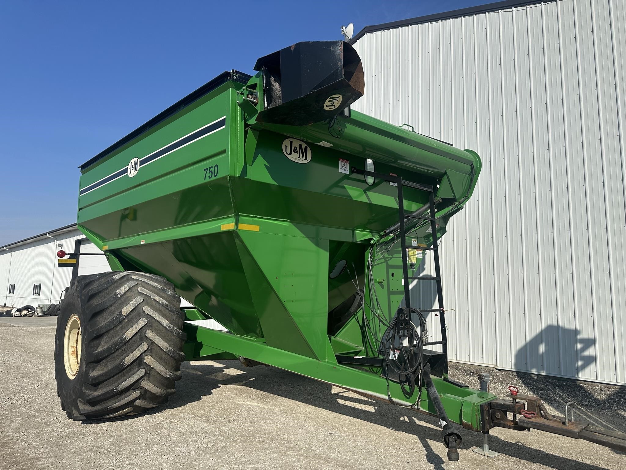 2004 J&M 750-16 Grain Cart