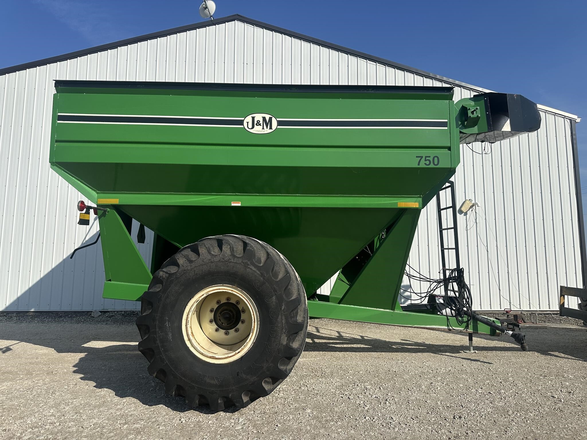 2004 J&M 750-16 Grain Cart