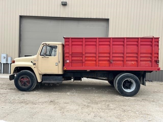 1979 International S1724 Grain Truck