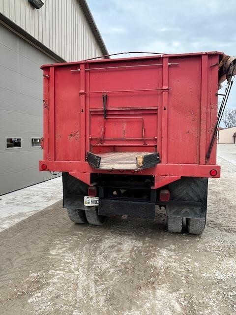 1979 International S1724 Grain Truck