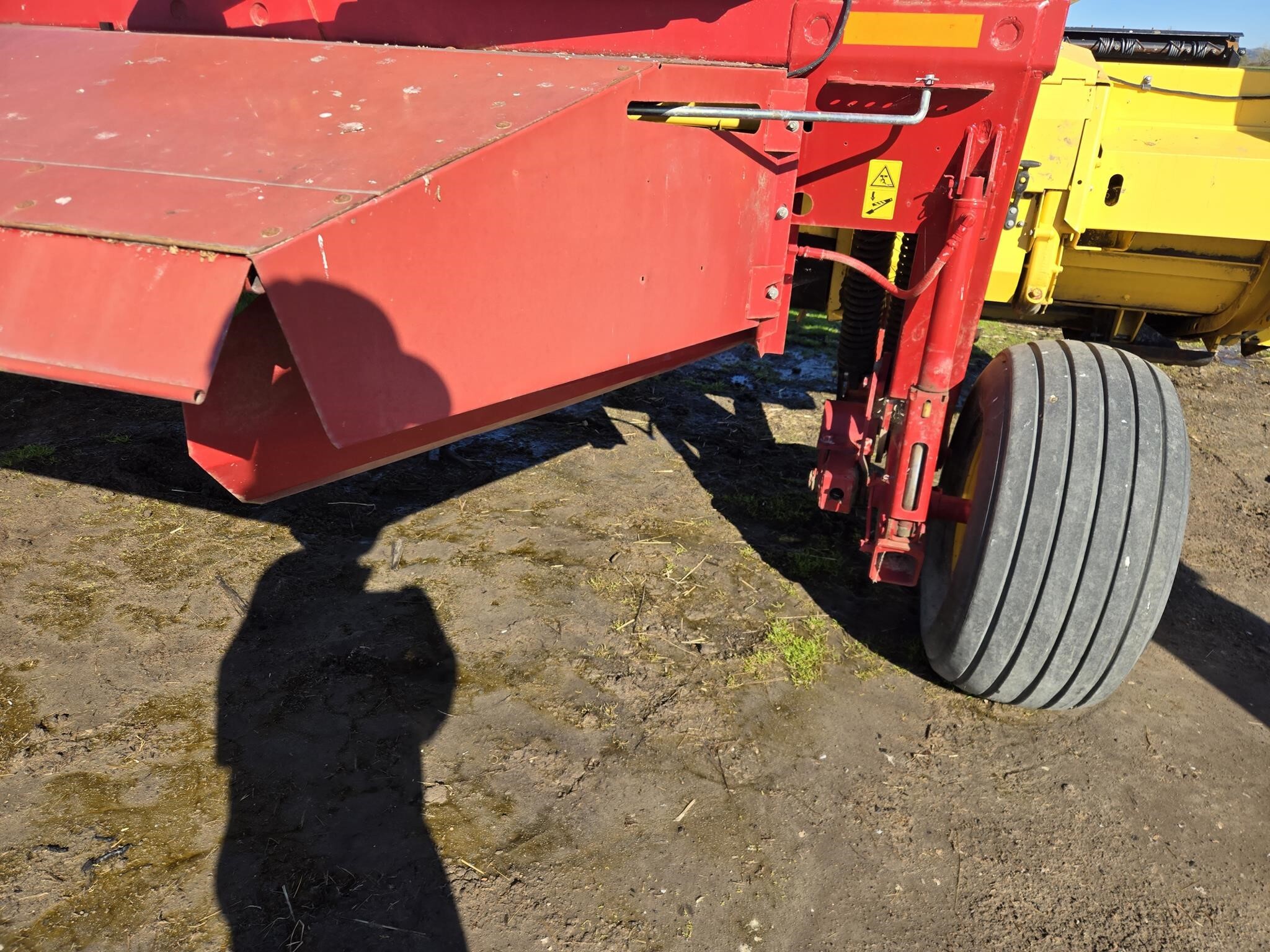 2016 New Holland H7150 Mower Conditioner