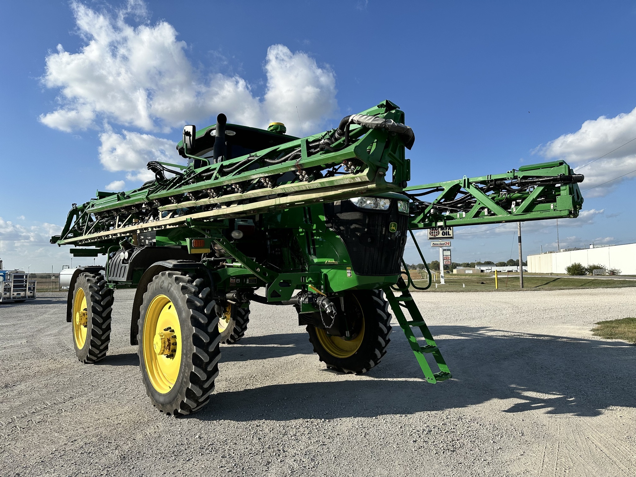 2021 John Deere R4038 Self-Propelled Sprayer