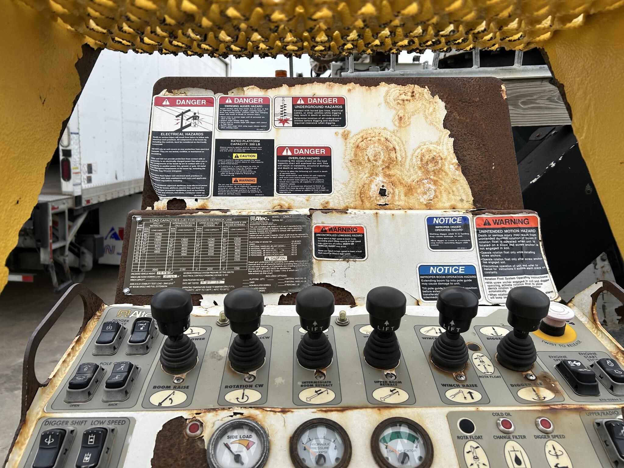 2012 Altec DM47T Crane