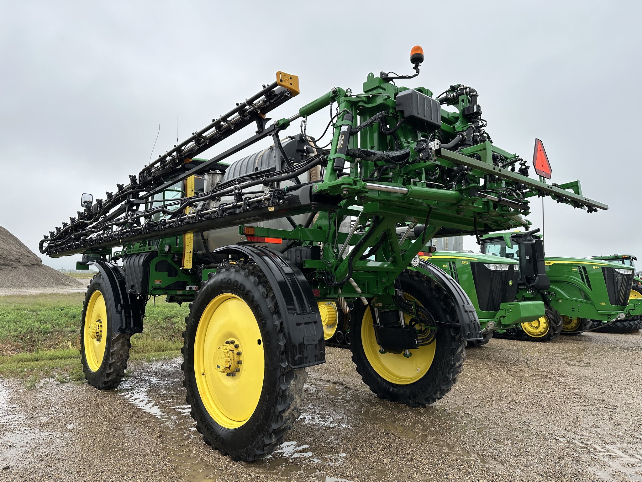 2020 John Deere R4044 Self-Propelled Sprayer