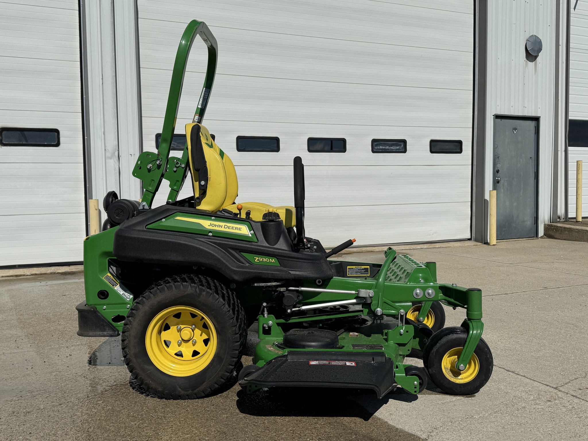2024 John Deere Z930M Lawn Mower