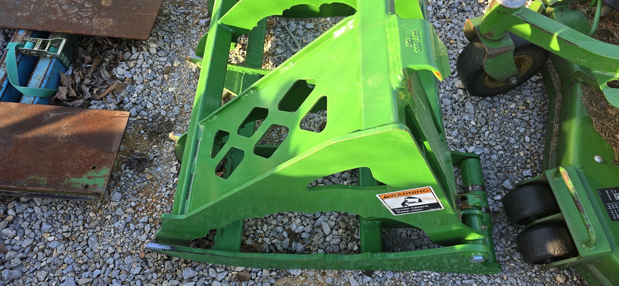  Frontier MG20F Loader and Skid Steer Attachment