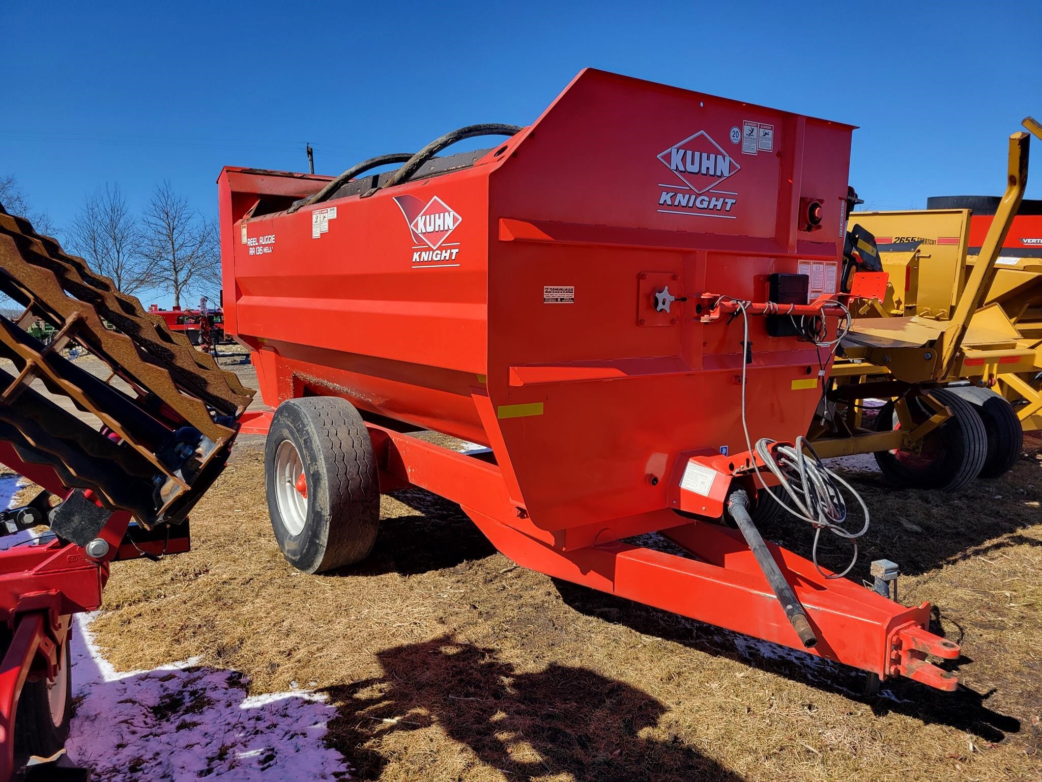 2018 Kuhn Knight RA136 Grinders and Mixer