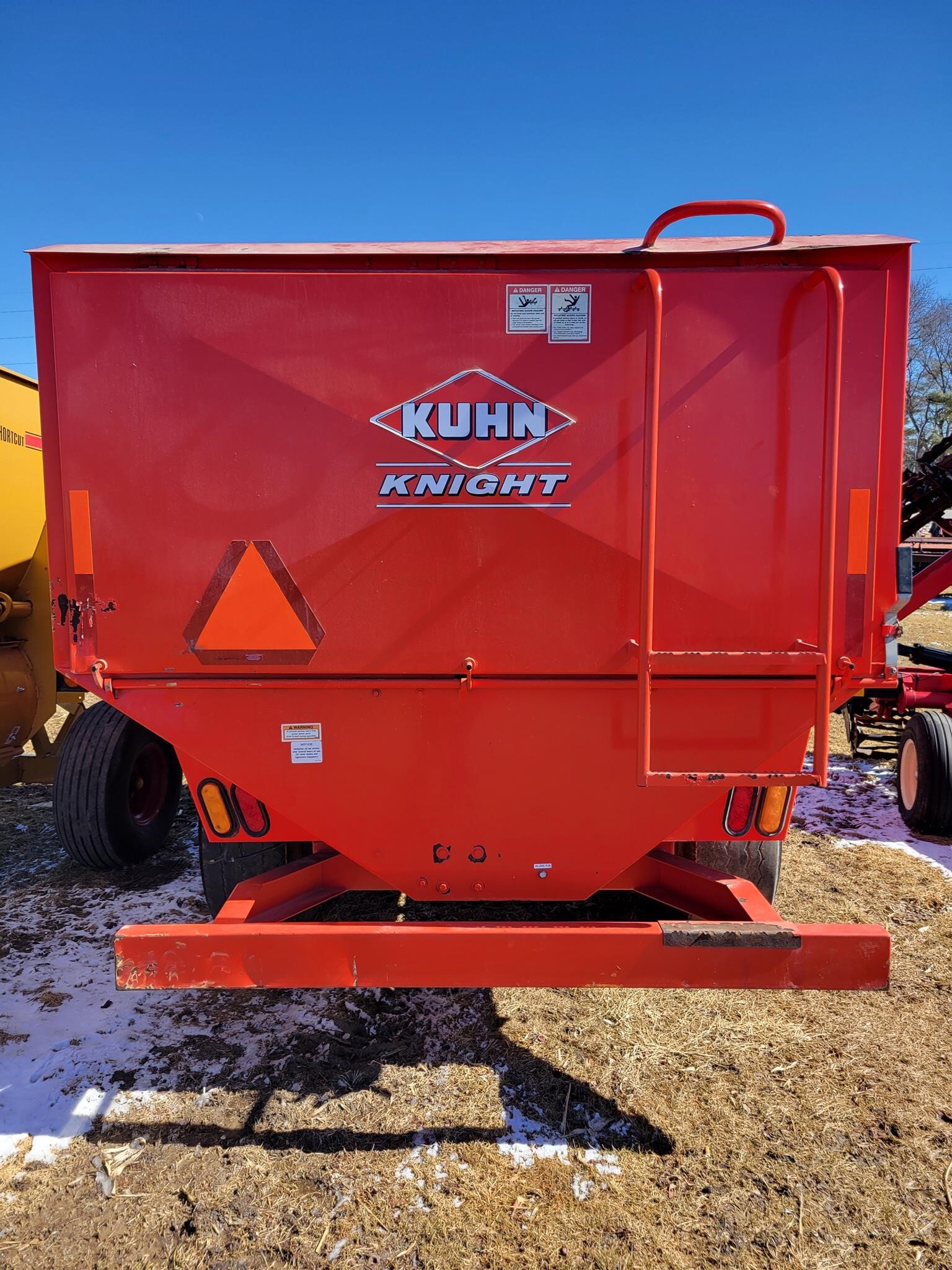 2018 Kuhn Knight RA136 Grinders and Mixer