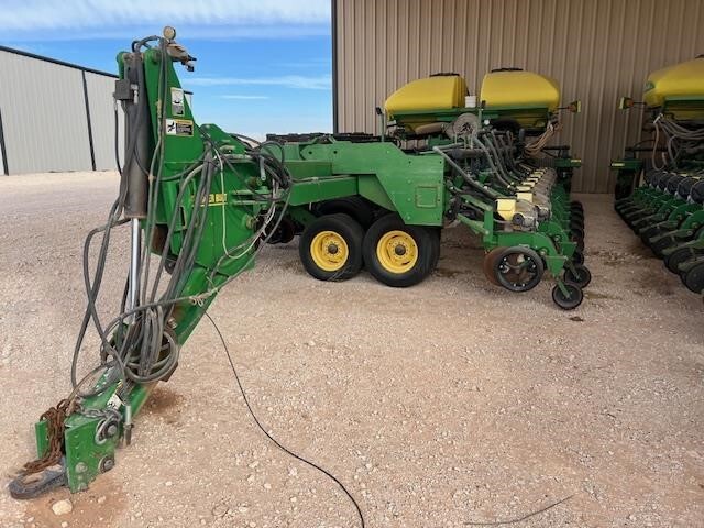 2009 John Deere DB44 Planter