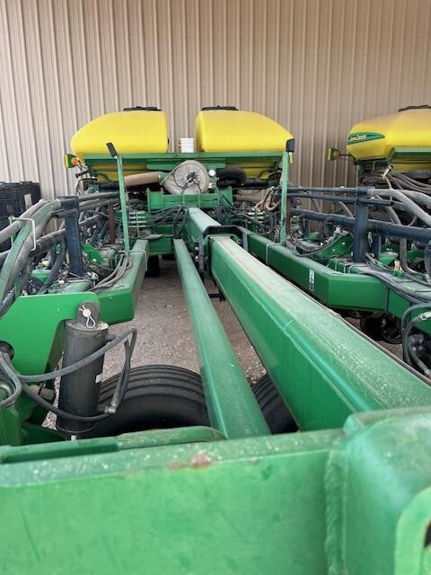 2009 John Deere DB44 Planter