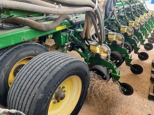 2009 John Deere DB44 Planter