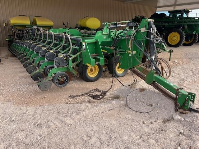 2008 John Deere DB90 Planter
