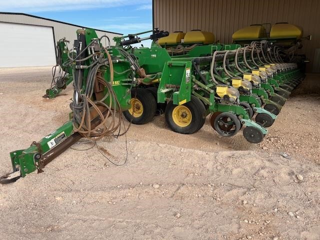 2008 John Deere DB90 Planter