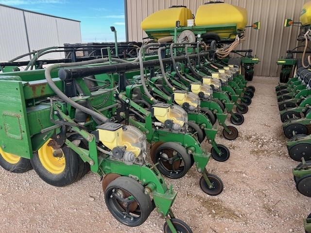 2009 John Deere DB44 Planter