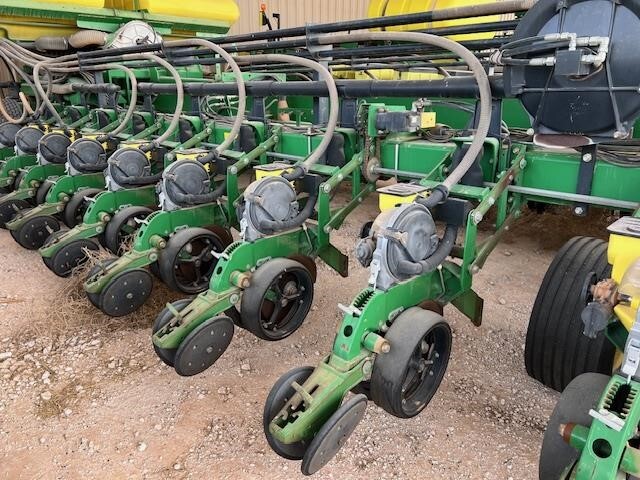 2008 John Deere DB90 Planter