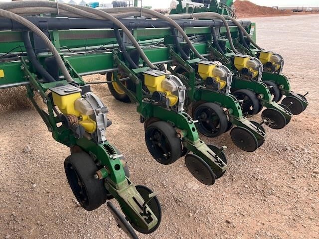 2008 John Deere DB90 Planter