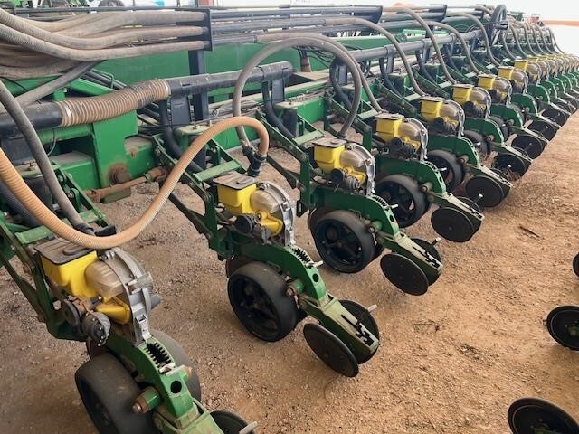 2008 John Deere DB90 Planter