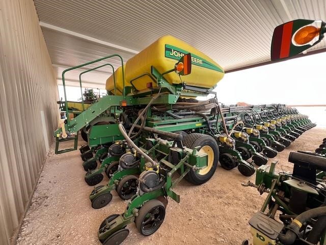 2008 John Deere DB90 Planter