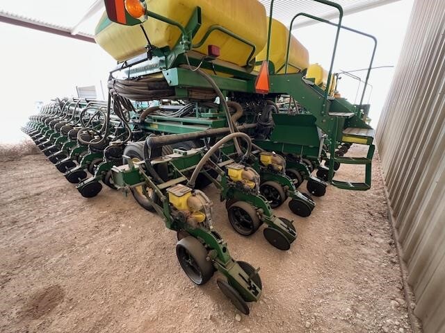 2008 John Deere DB90 Planter