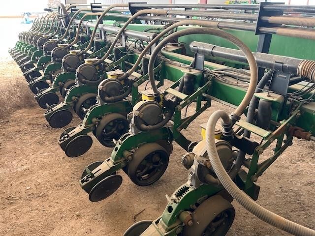 2008 John Deere DB90 Planter