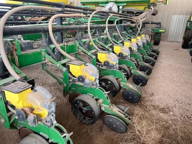 2008 John Deere DB90 Planter
