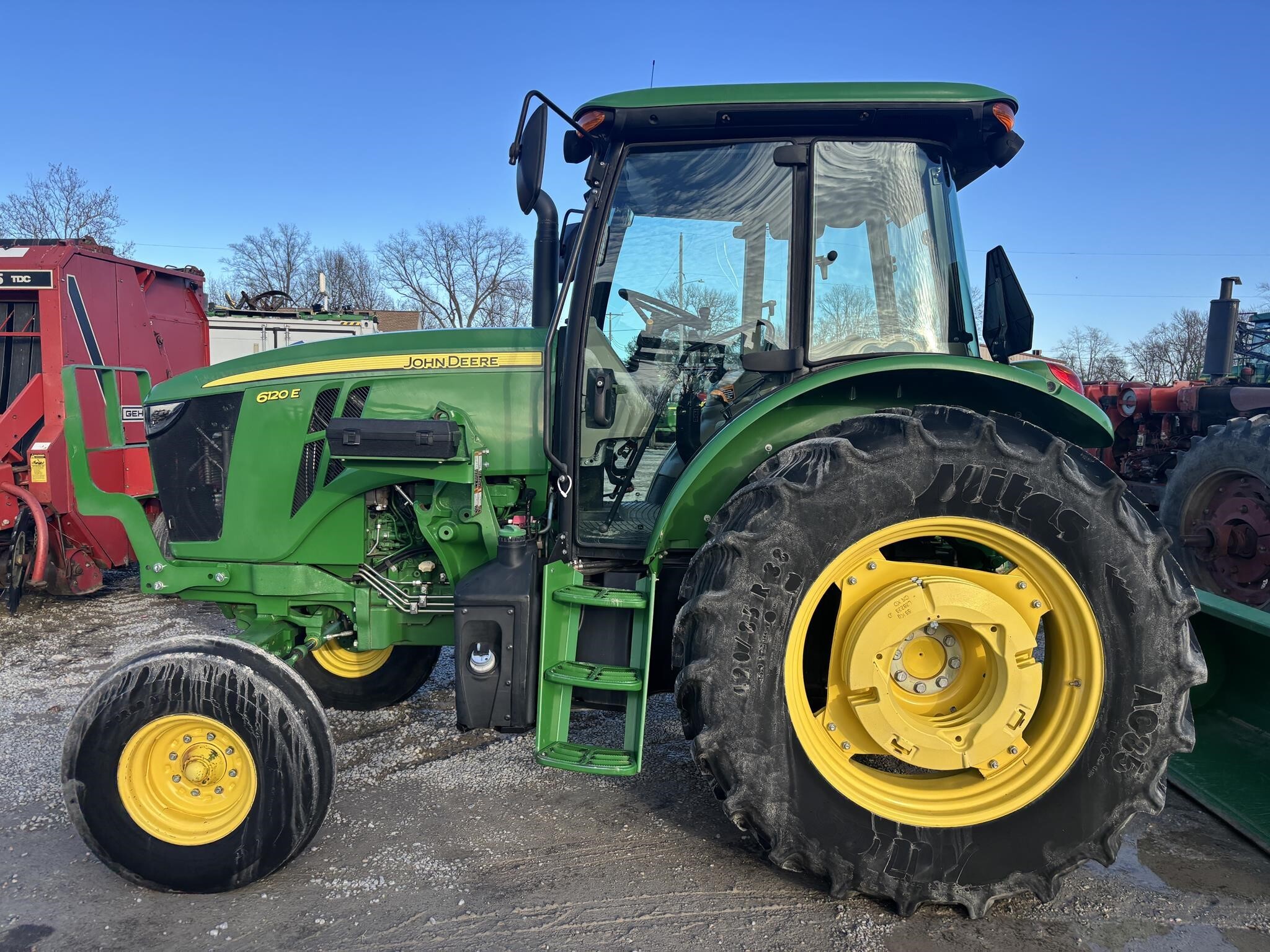 2015 John Deere 6120E Tractor