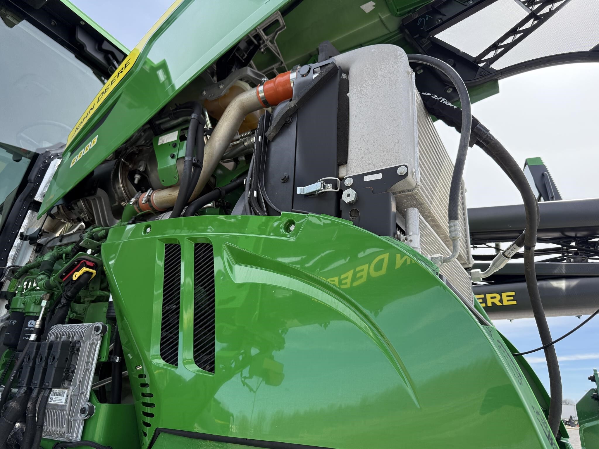 2024 John Deere 408R Self-Propelled Sprayer