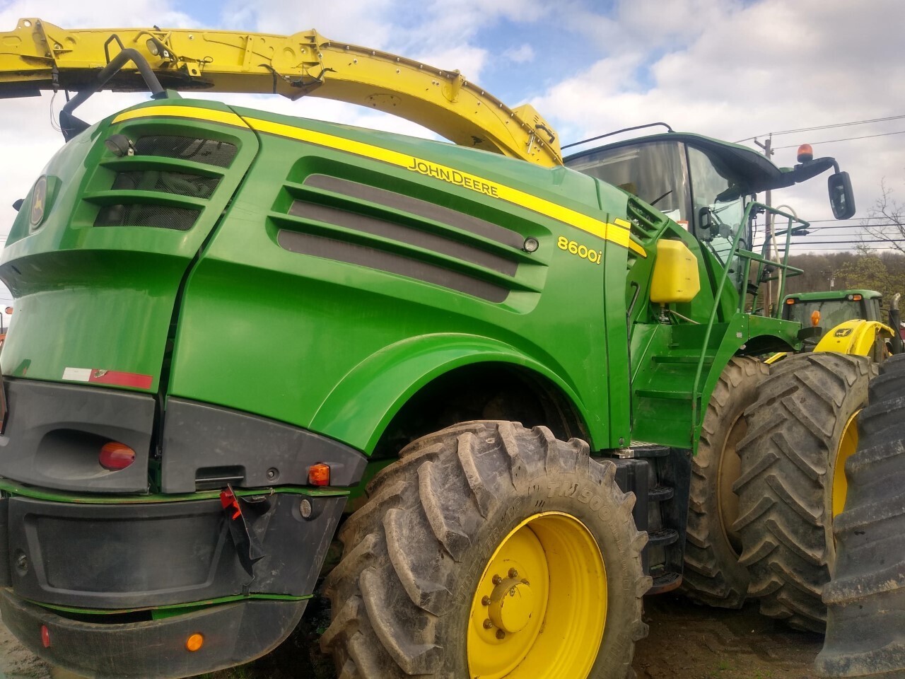 2016 John Deere 8600 Self-Propelled Forage Harvester