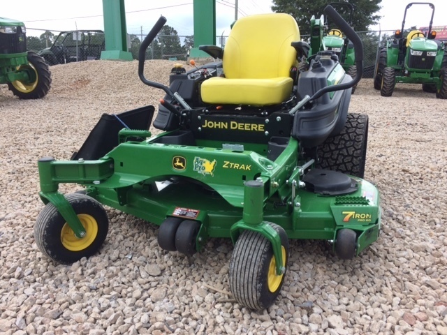 2025 John Deere Z920M Lawn Mower