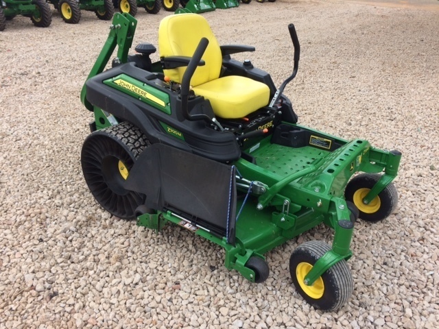 2025 John Deere Z920M Lawn Mower