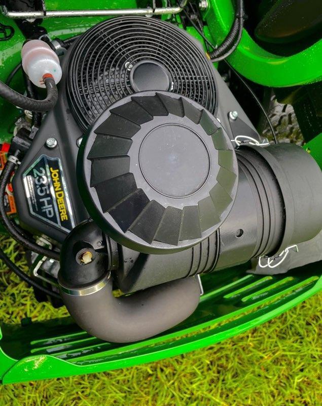2025 John Deere Z920M Lawn Mower