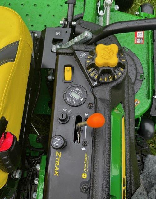 2025 John Deere Z920M Lawn Mower