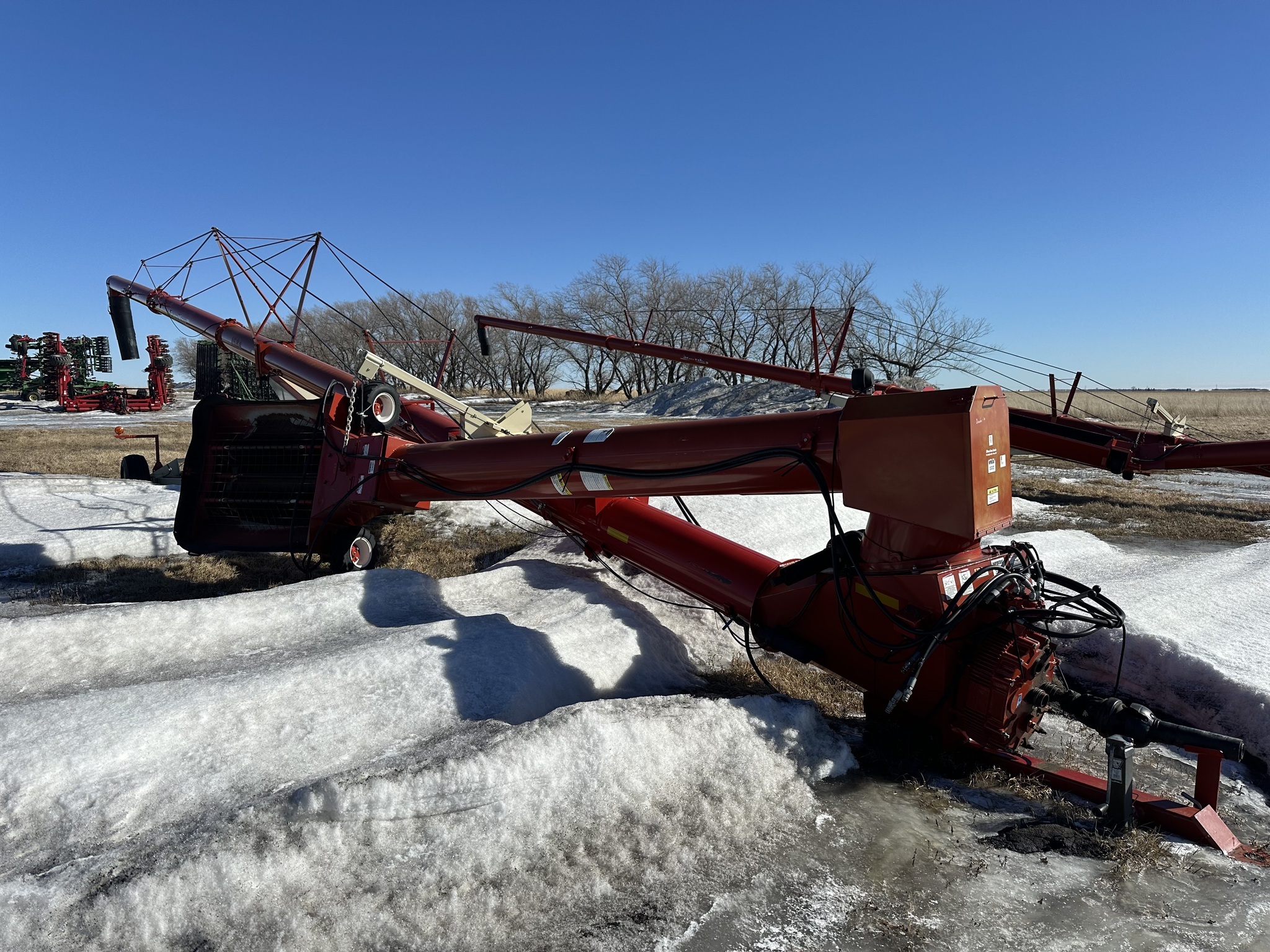 2013 Buhler Farm King 1684 Augers and Conveyor