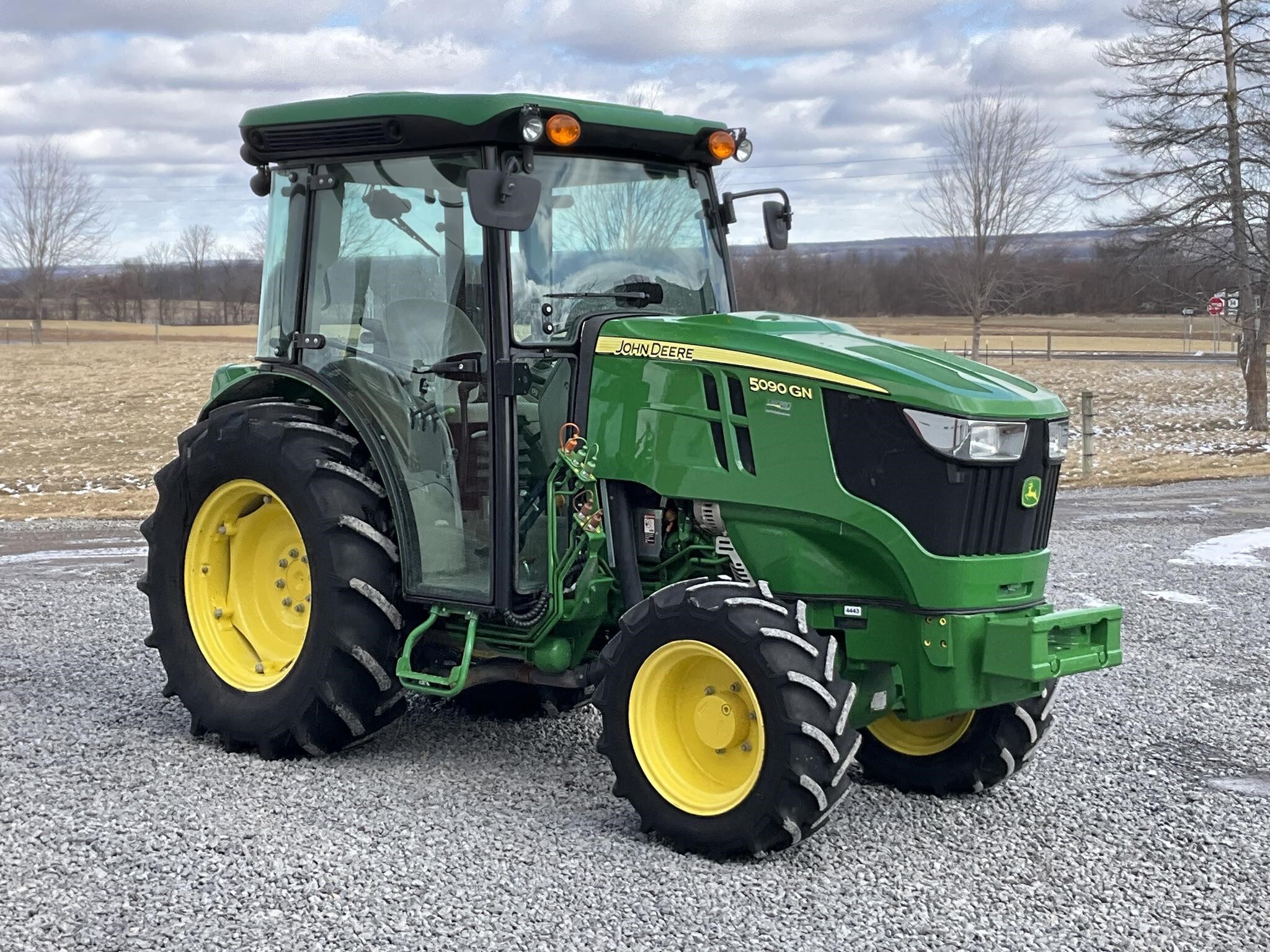 2017 John Deere 5090GN Tractor