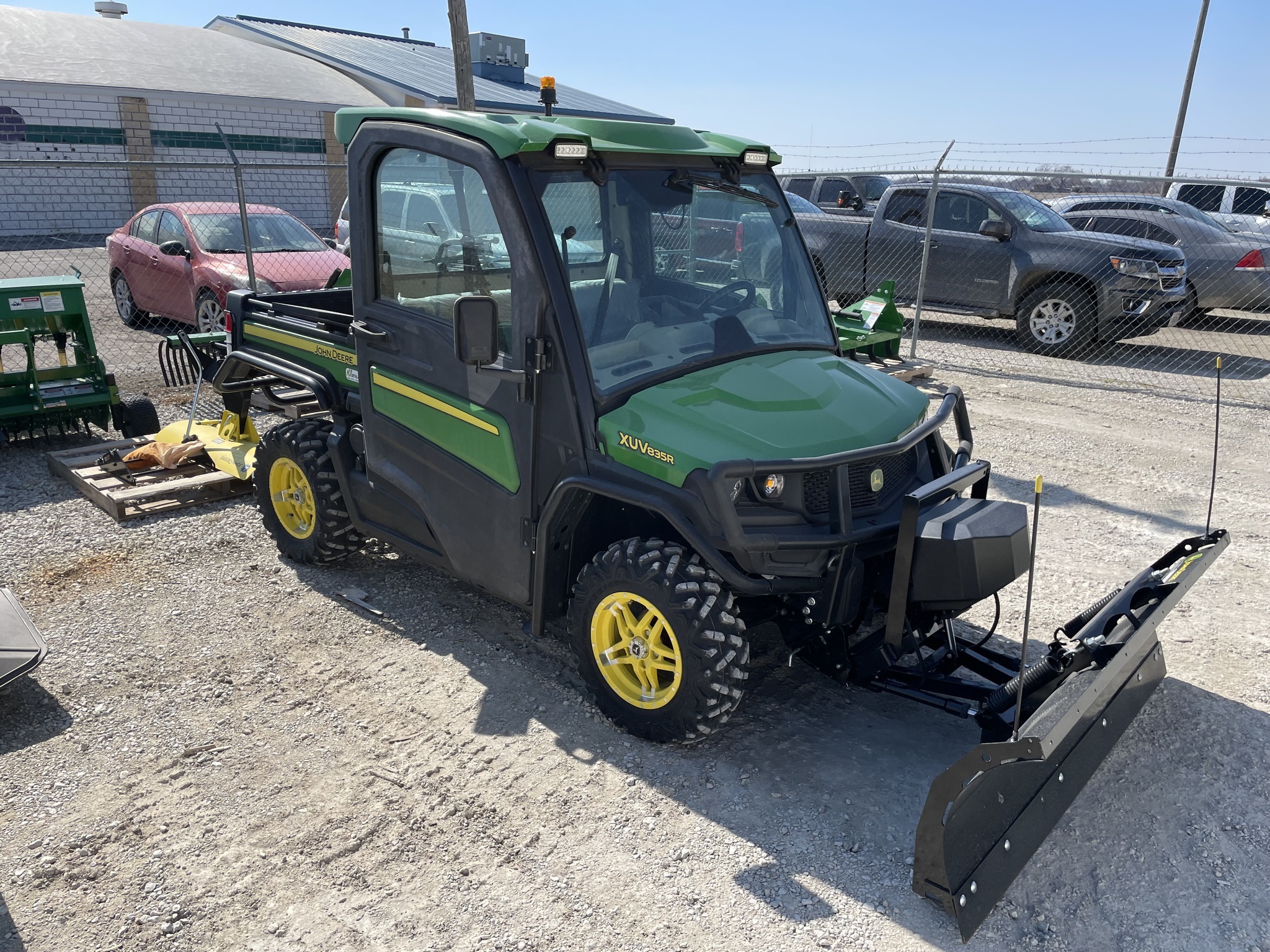 2018 John Deere XUV835R ATVs and Utility Vehicle
