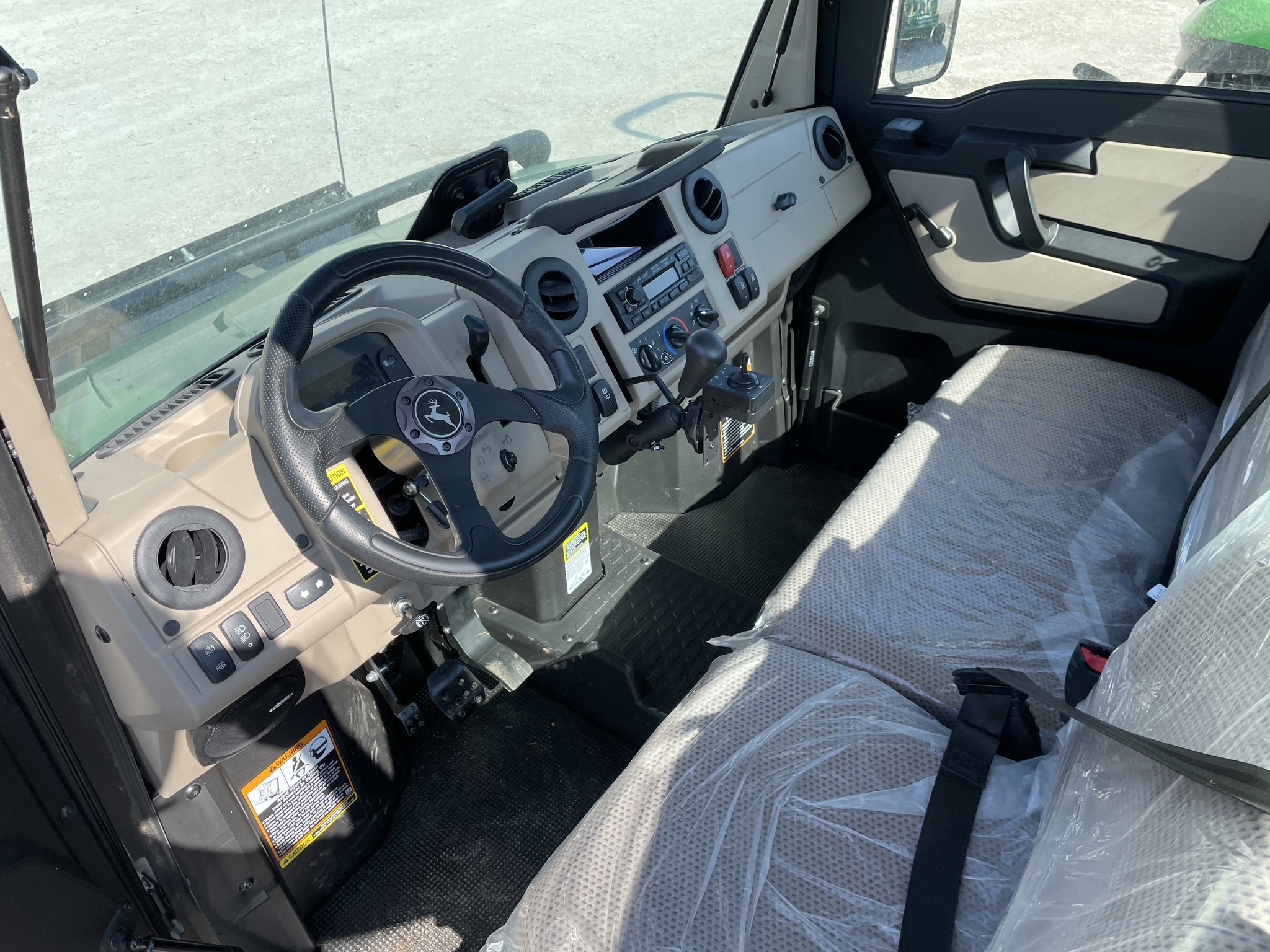 2018 John Deere XUV835R ATVs and Utility Vehicle