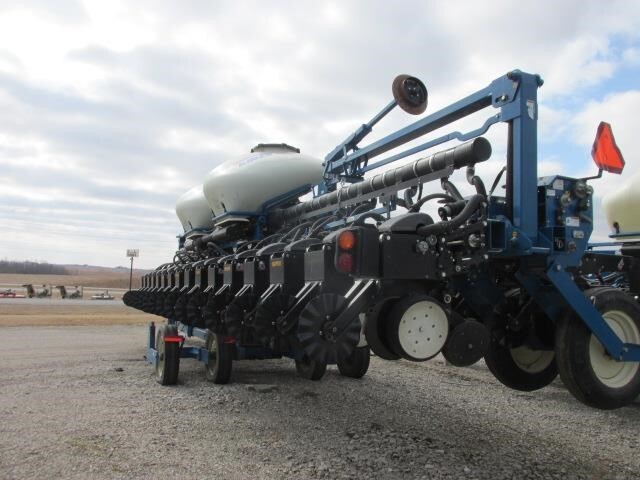 2013 Kinze 3600 ASD Planter