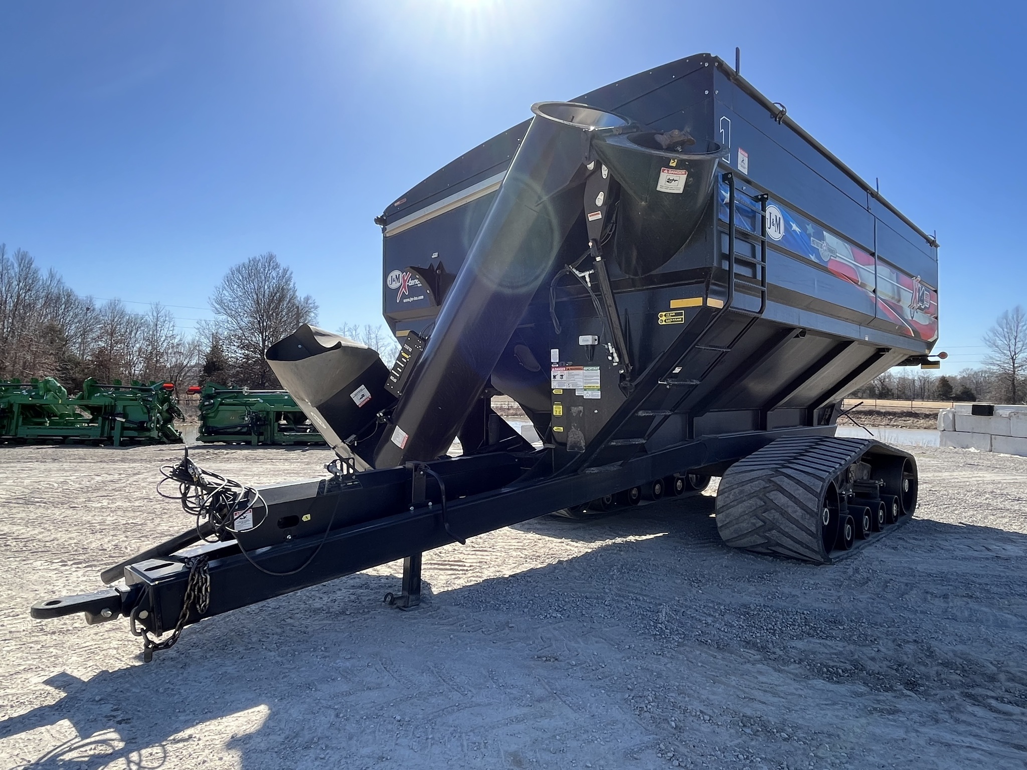 2022 J&M 1432 Grain Cart