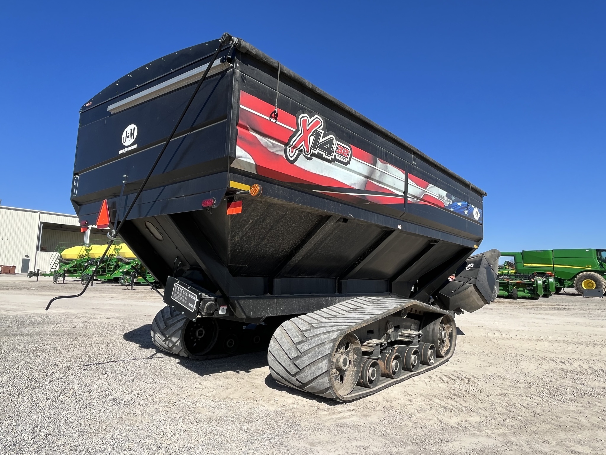 2022 J&M 1432 Grain Cart