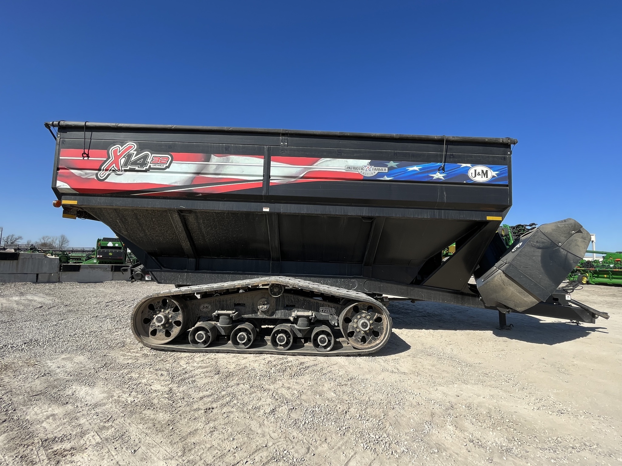 2022 J&M 1432 Grain Cart