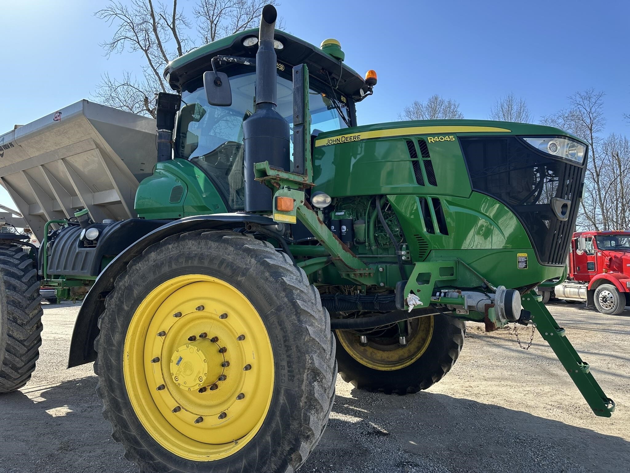 2016 John Deere R4045 Self-Propelled Sprayer