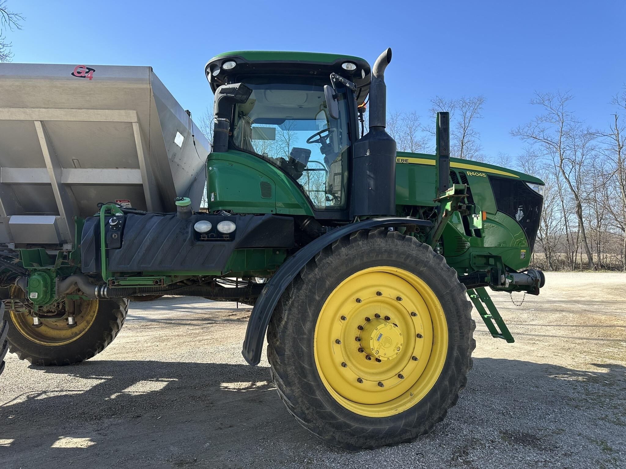 2016 John Deere R4045 Self-Propelled Sprayer