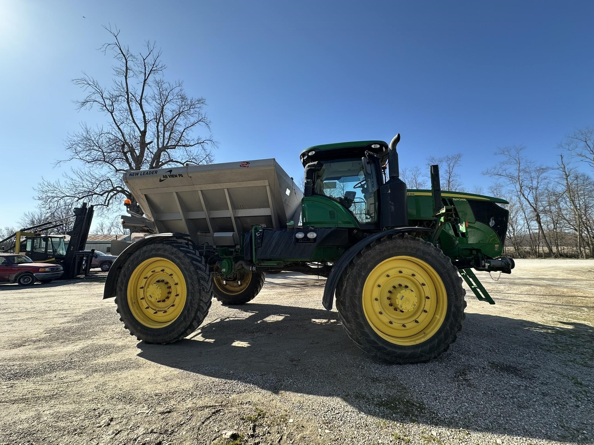 2016 John Deere R4045 Self-Propelled Sprayer