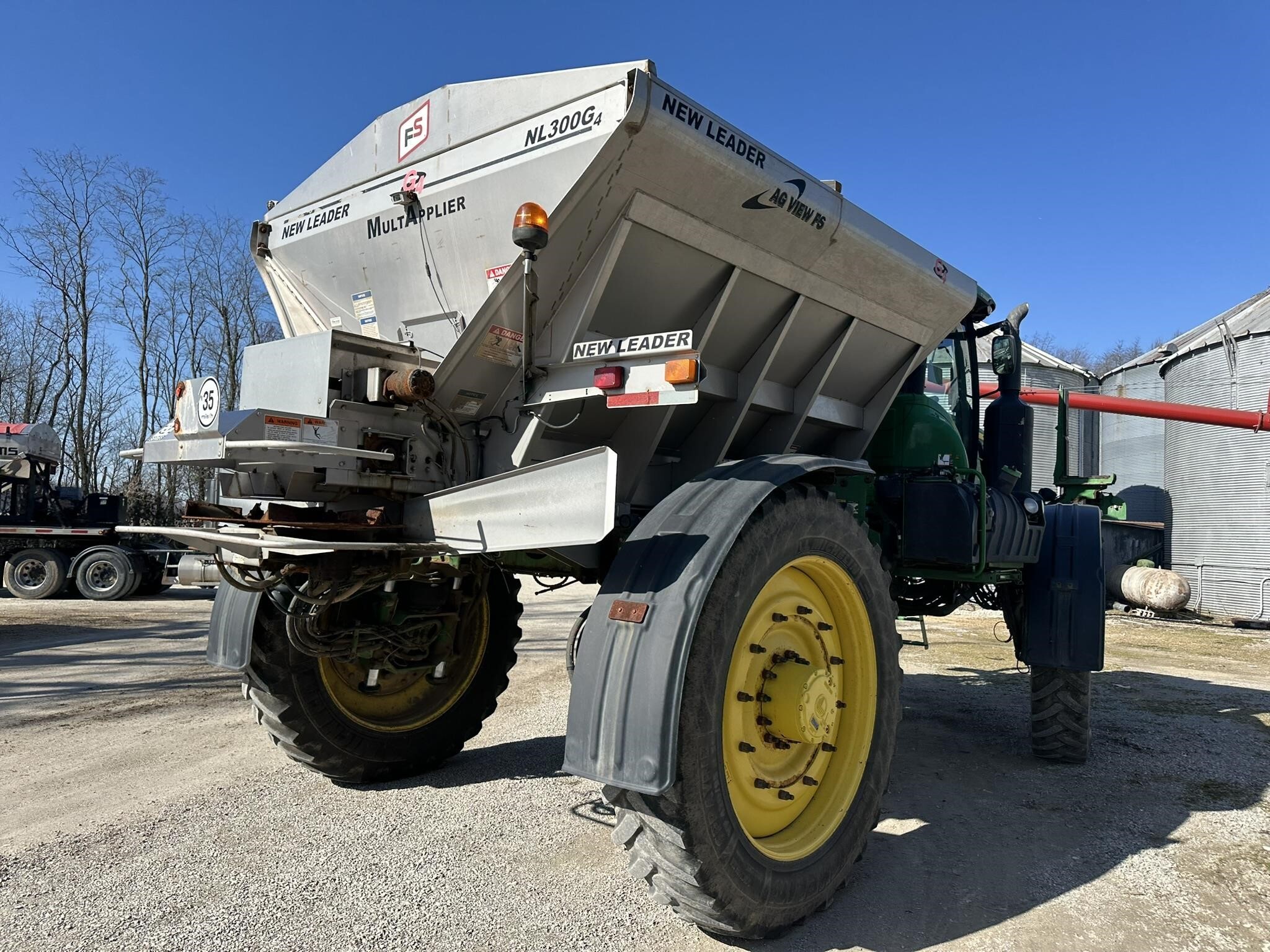 2016 John Deere R4045 Self-Propelled Sprayer