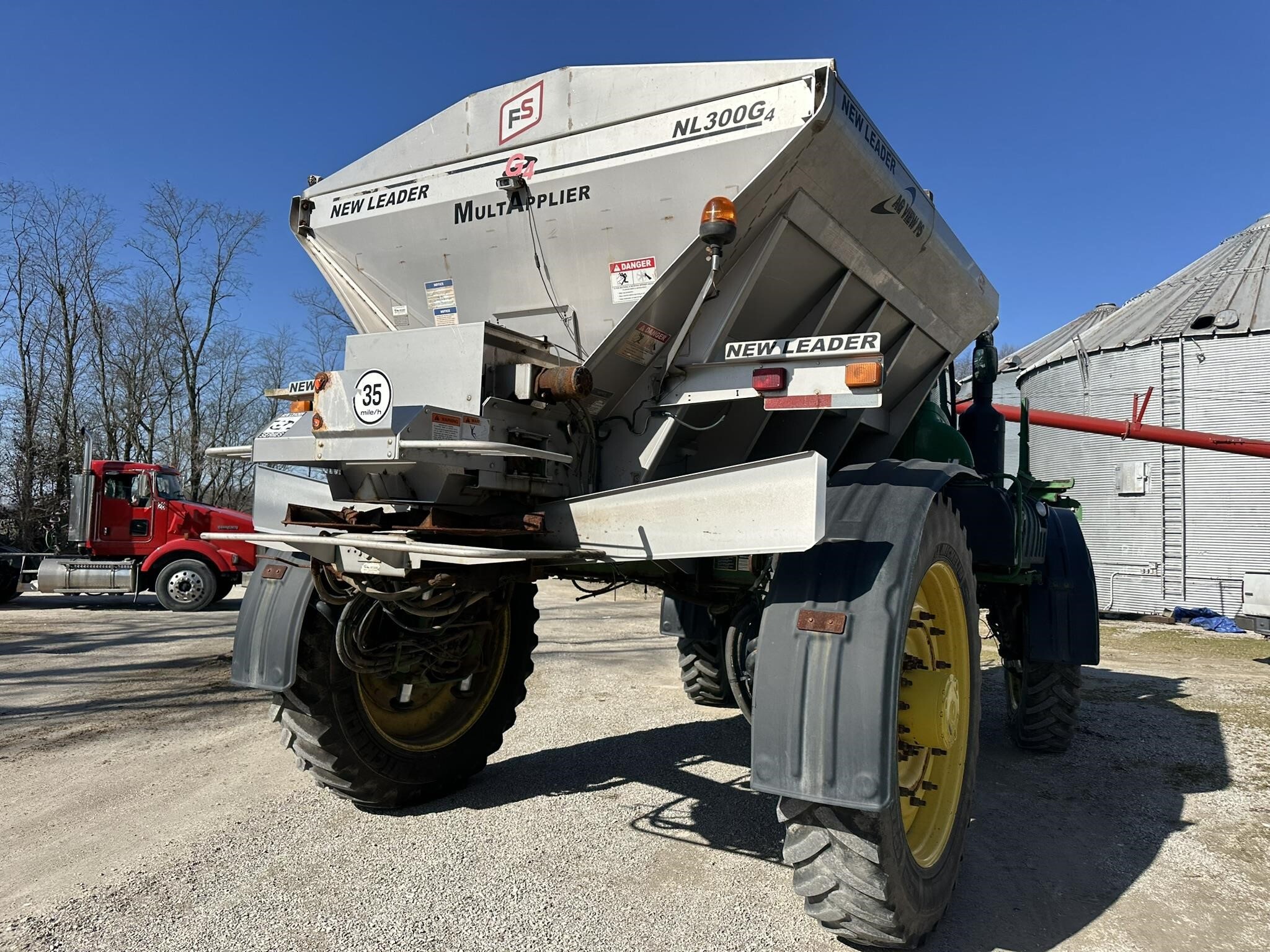 2016 John Deere R4045 Self-Propelled Sprayer