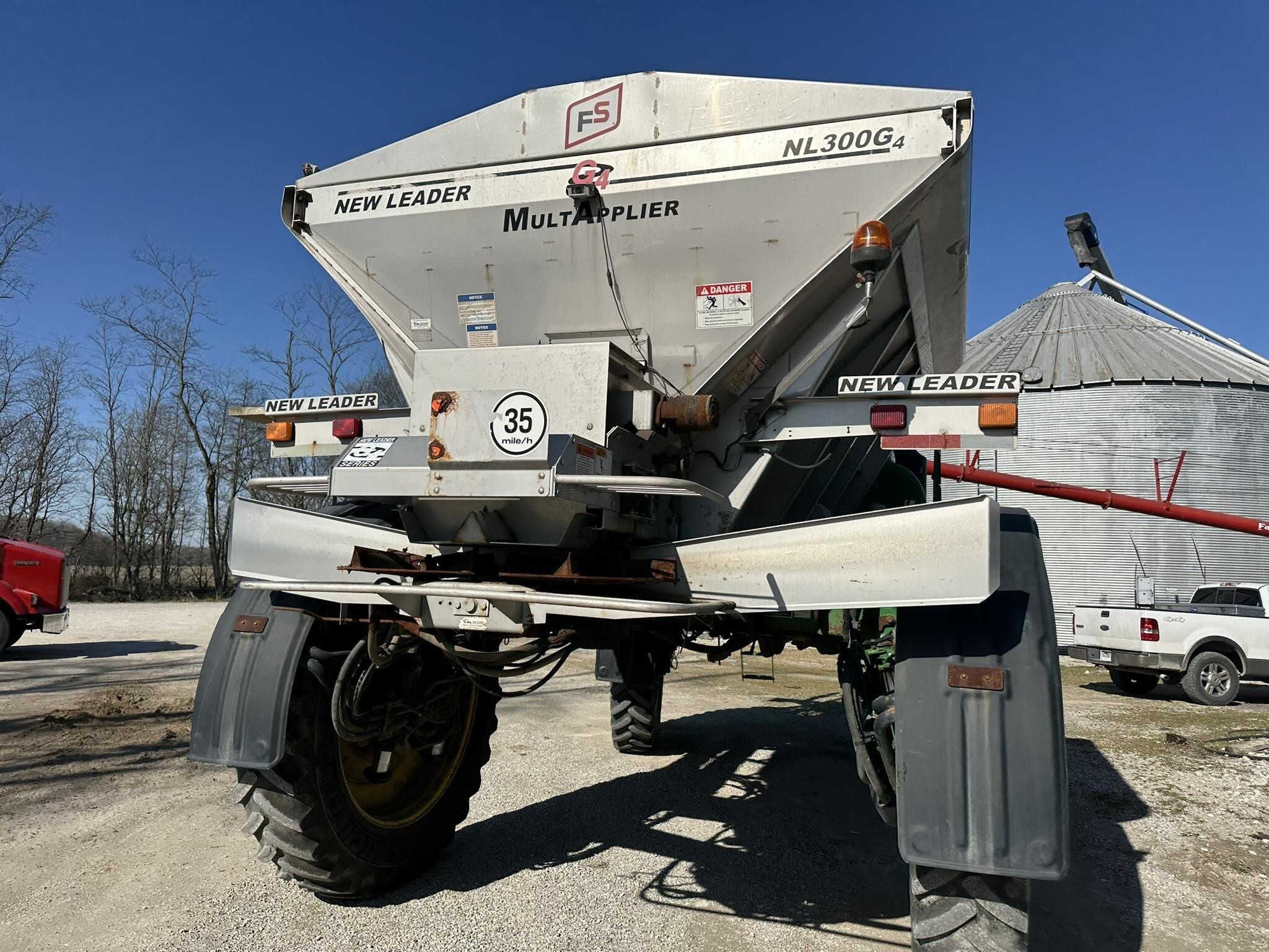 2016 John Deere R4045 Self-Propelled Sprayer
